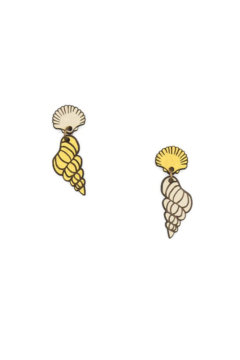 Pendientes-de-madera-GOLDEN-SEASHELL